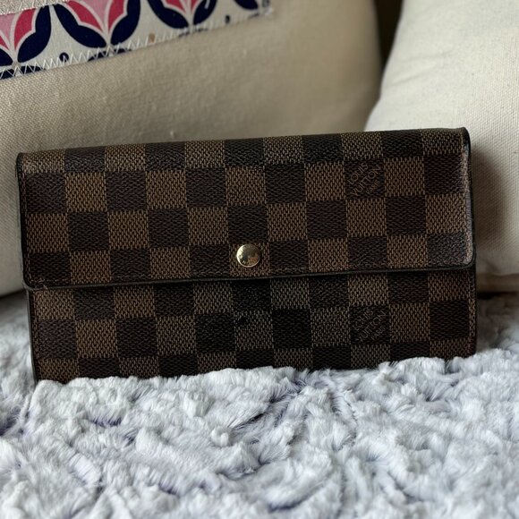 Louis Vuitton Damier Ebene Sarah Wallet - Picture 1 of 12